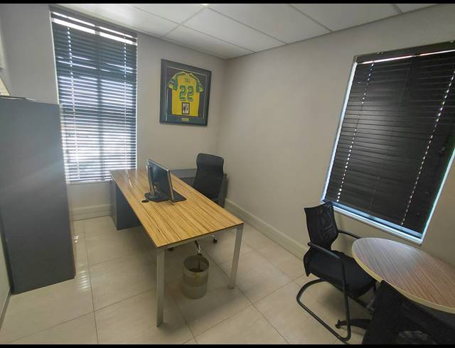 424M² OFFICE FOR SALE IN DAINFERN